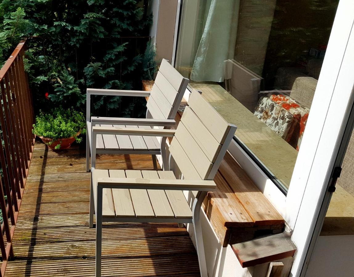 Stadtnahe Wohnung mit kl.Balkon und Parkplatz Oldenburg Exterior foto